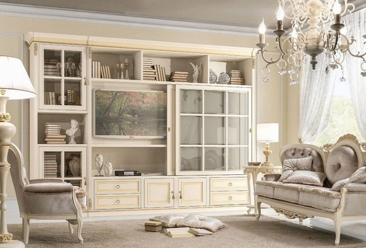 Італійські меблі для вітальні (57 фото): меблі з Італії в сучасному, класичному та іншому стилі. Моделі з дерева та інших матеріалів