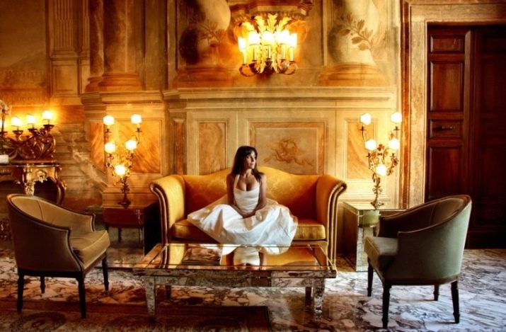 Італійські меблі для вітальні (57 фото): меблі з Італії в сучасному, класичному та іншому стилі. Моделі з дерева та інших матеріалів