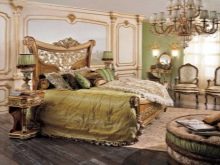 Італійські спальні (72 фото): огляд меблів з Італії, особливості вибору гарнітура в сучасному і класичному, бароко і модерн стилях з масиву дерева