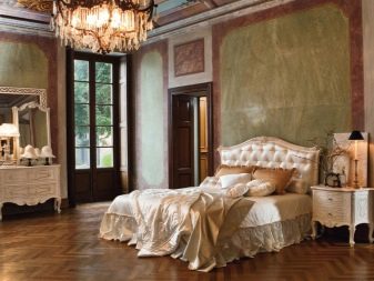 Італійські спальні (72 фото): огляд меблів з Італії, особливості вибору гарнітура в сучасному і класичному, бароко і модерн стилях з масиву дерева