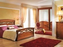 Італійські спальні (72 фото): огляд меблів з Італії, особливості вибору гарнітура в сучасному і класичному, бароко і модерн стилях з масиву дерева