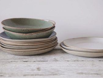 Тарілки (37 фото): для чого потрібні символи страви? Види посуду для других страв. Призначення пиріжкових і закусочних тарілок