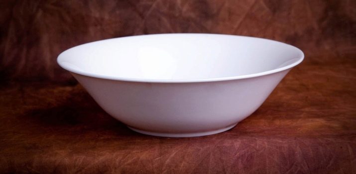 Тарілки (37 фото): для чого потрібні символи страви? Види посуду для других страв. Призначення пиріжкових і закусочних тарілок