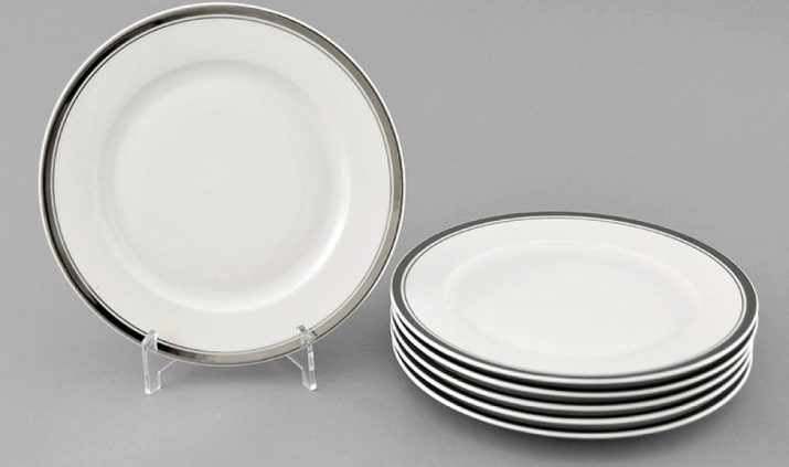 Тарілки (37 фото): для чого потрібні символи страви? Види посуду для других страв. Призначення пиріжкових і закусочних тарілок