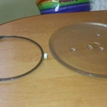 Тарілки для мікрохвильової печі: як підібрати скляний піддон для СВЧ від LG, Samsung та інших виробників? Розміри тарілок