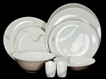 Тарілки для мікрохвильової печі: як підібрати скляний піддон для СВЧ від LG, Samsung та інших виробників? Розміри тарілок