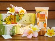 Тайська косметика (46 фото): яку косметику привезти з Таїланду? Рекомендації. Таїландська косметика для особи та інші види. Відгуки косметологів