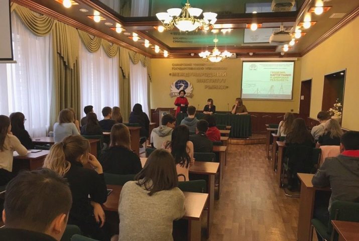 Технік-геодезист: особливості професії, посадова інструкція і функції вертикального планування, скільки розрядів