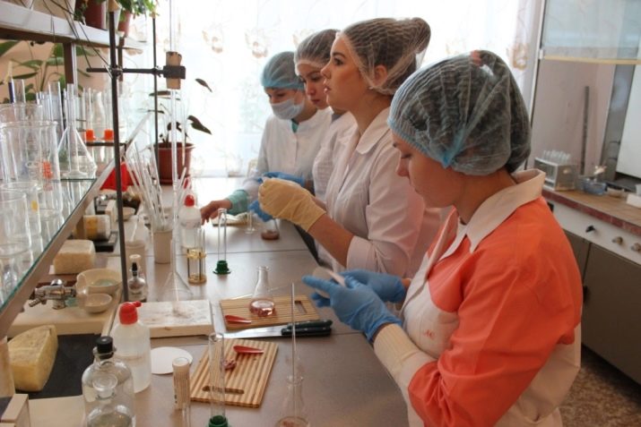 Технолог харчової промисловості: особливості роботи на харчовому виробництві, де вчитися на професію, зарплата і посадова інструкція