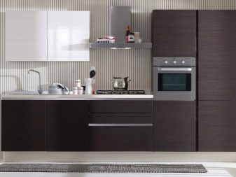 Темні кухні (91 фото): особливості вибору кухонного гарнітура в темних тонах для інтер’єру, дизайн в стилі класика й інші варіанти