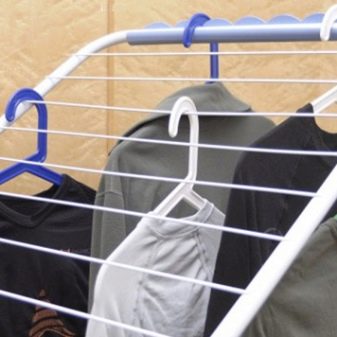 Термобілизна Janus: вибираємо дитячі, жіночі та чоловічі комплекти, термошкарпетки і термоколготки. Як носити і доглядати?