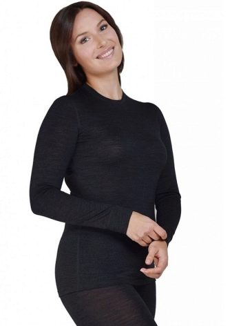 Термобілизна Norveg: огляд чоловічих і жіночих термошкарпеток, комплектів та іншої термоодежди з вовни мериноса, плюси і мінуси продукції виробника, відгуки