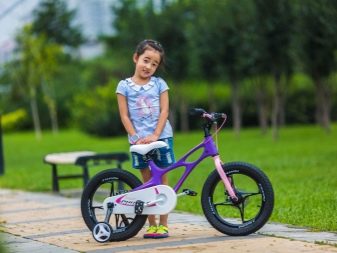 Триколісні електровелосипеди: огляд дитячих і дорослих електричних велосипедів, особливості велосипедів-трициклів для літніх людей