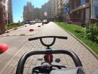 Триколісні велосипеди Bentley: огляд дитячих 3-колісних велосипедів-колясок Bentley BN2 та інших синіх і рожевих, зелених, червоних і чорних моделей