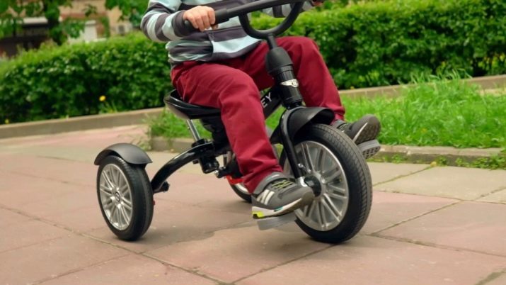 Триколісні велосипеди Bentley: огляд дитячих 3-колісних велосипедів-колясок Bentley BN2 та інших синіх і рожевих, зелених, червоних і чорних моделей