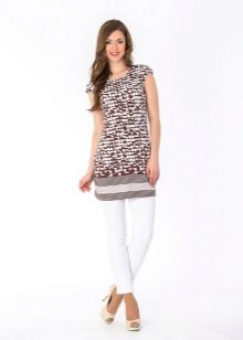 Трикотажні туніки (176 фото): фасони жіночих тунік з трикотажу, турецькі туніки, ошатні, домашні, з довгим рукавом