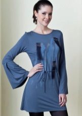 Трикотажні туніки (176 фото): фасони жіночих тунік з трикотажу, турецькі туніки, ошатні, домашні, з довгим рукавом