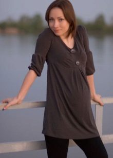 Трикотажні туніки (176 фото): фасони жіночих тунік з трикотажу, турецькі туніки, ошатні, домашні, з довгим рукавом