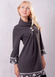 Трикотажні туніки (176 фото): фасони жіночих тунік з трикотажу, турецькі туніки, ошатні, домашні, з довгим рукавом