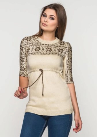 Трикотажні туніки (176 фото): фасони жіночих тунік з трикотажу, турецькі туніки, ошатні, домашні, з довгим рукавом