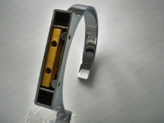 Тримач для фена у ванну кімнату: в вигляді підставки, настінний і інші варіанти. Моделі Escala від Axentia, IKEA та інших брендів