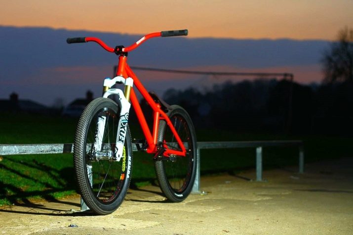 Трюкові велосипеди (31 фото): що таке BMX велосипед? Як називаються маленькі велосипеди для екстремального катання?