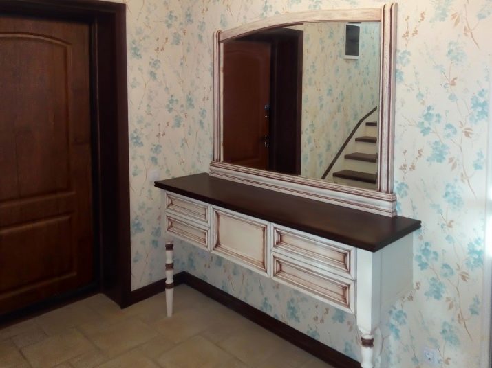 Трюмо і трельяж в передпокій (43 фото): вибір кутових та інших трельяжів з дзеркалом в коридор