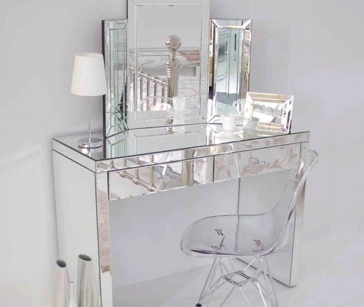 Трюмо і трельяж в передпокій (43 фото): вибір кутових та інших трельяжів з дзеркалом в коридор