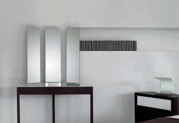 Трюмо і трельяж в передпокій (43 фото): вибір кутових та інших трельяжів з дзеркалом в коридор