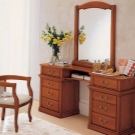 Трюмо і трельяжі в спальню: розміри кутових дзеркал, біле трюмо і моделі інших відтінків