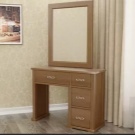 Трюмо і трельяжі в спальню: розміри кутових дзеркал, біле трюмо і моделі інших відтінків