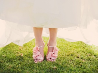 Туфлі Badgley Mischka (65 фото): повсякденні та весільні моделі,як копія відрізняється від оригіналу