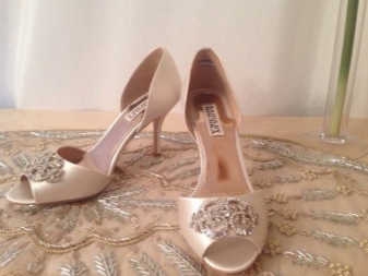 Туфлі Badgley Mischka (65 фото): повсякденні та весільні моделі,як копія відрізняється від оригіналу