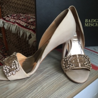 Туфлі Badgley Mischka (65 фото): повсякденні та весільні моделі,як копія відрізняється від оригіналу