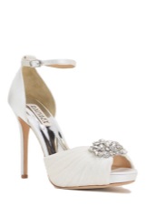 Туфлі Badgley Mischka (65 фото): повсякденні та весільні моделі,як копія відрізняється від оригіналу