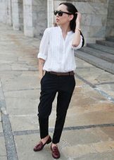 Туфлі без каблука (75 фото): жіночі моделі на плоскій та суцільній підошві 2020, як вони називаються, легкі і на шнурках