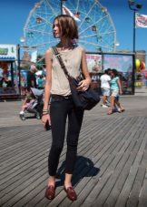 Туфлі без каблука (75 фото): жіночі моделі на плоскій та суцільній підошві 2020, як вони називаються, легкі і на шнурках