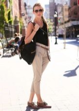 Туфлі без каблука (75 фото): жіночі моделі на плоскій та суцільній підошві 2020, як вони називаються, легкі і на шнурках