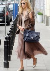 Туфлі без каблука (75 фото): жіночі моделі на плоскій та суцільній підошві 2020, як вони називаються, легкі і на шнурках