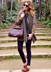 Туфлі без каблука (75 фото): жіночі моделі на плоскій та суцільній підошві 2020, як вони називаються, легкі і на шнурках