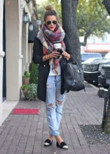 Туфлі без каблука (75 фото): жіночі моделі на плоскій та суцільній підошві 2020, як вони називаються, легкі і на шнурках