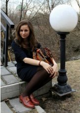 Туфлі без каблука (75 фото): жіночі моделі на плоскій та суцільній підошві 2020, як вони називаються, легкі і на шнурках