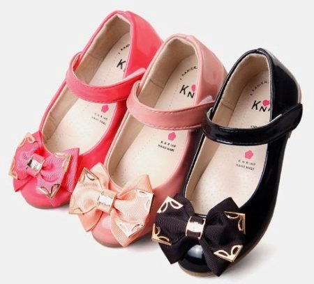 Туфлі для дівчаток (111 фото): новорічні дитячі кофти для дівчаток, Котофей, Капика, модне взуття для дітей