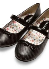 Туфлі для дівчаток (111 фото): новорічні дитячі кофти для дівчаток, Котофей, Капика, модне взуття для дітей