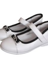 Туфлі для дівчаток (111 фото): новорічні дитячі кофти для дівчаток, Котофей, Капика, модне взуття для дітей