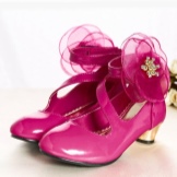 Туфлі для дівчаток (111 фото): новорічні дитячі кофти для дівчаток, Котофей, Капика, модне взуття для дітей