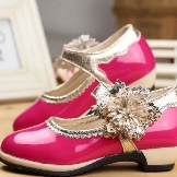 Туфлі для дівчаток (111 фото): новорічні дитячі кофти для дівчаток, Котофей, Капика, модне взуття для дітей