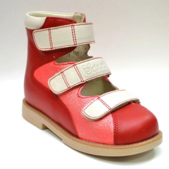 Туфлі для дівчаток (111 фото): новорічні дитячі кофти для дівчаток, Котофей, Капика, модне взуття для дітей