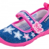 Туфлі для дівчаток (111 фото): новорічні дитячі кофти для дівчаток, Котофей, Капика, модне взуття для дітей