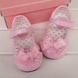 Туфлі для дівчаток (111 фото): новорічні дитячі кофти для дівчаток, Котофей, Капика, модне взуття для дітей